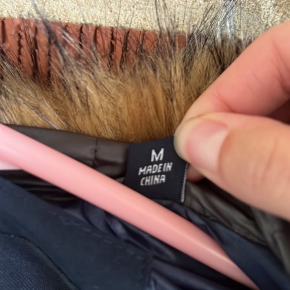 Tommy Hilfiger Men’s heavyweight winter coat size medium - Picture 7 of 8